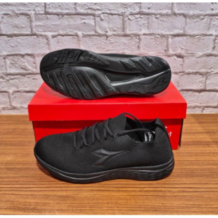 SEPATU DIADORA SIMON MONO BLACK ORI