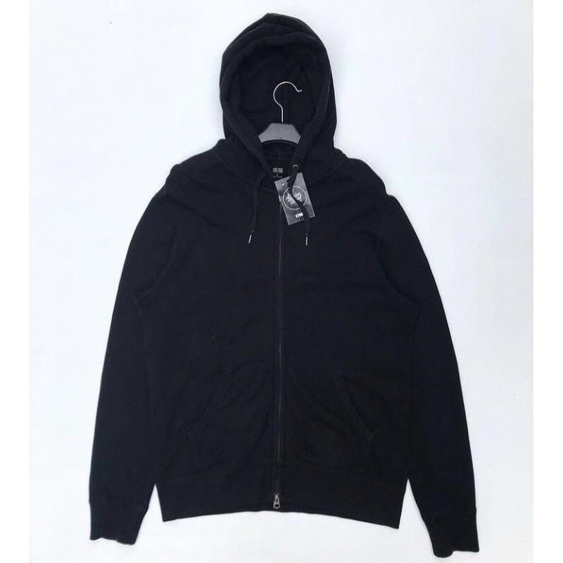 ZH UNIQLO HITAM