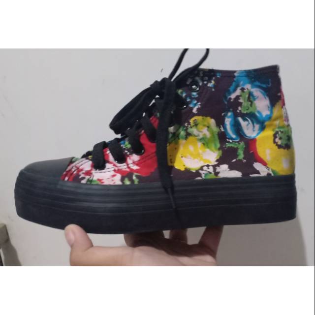 PRELOVED SEPATU ALEXIS