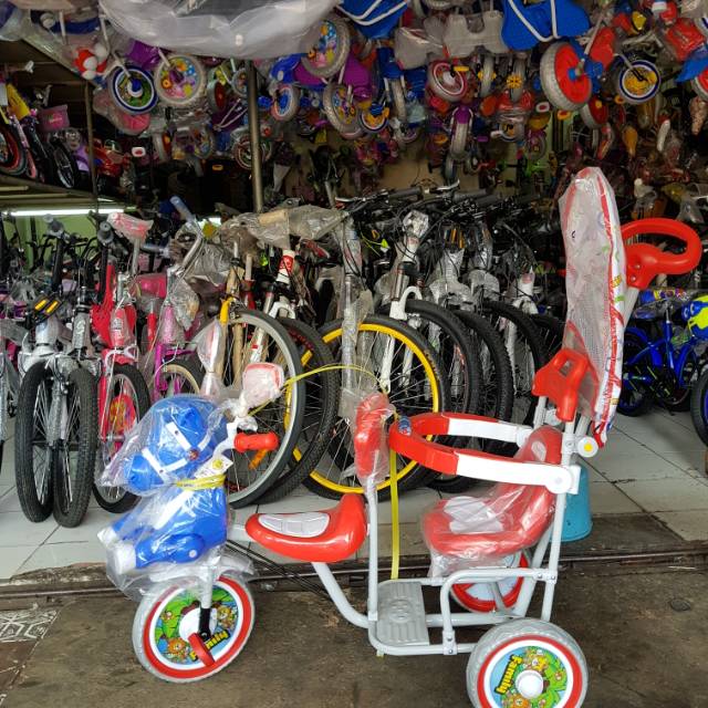 sepeda  anak  roda tiga family  kuda  boncengan Shopee   sepeda  anak  roda tiga family  kuda  boncengan Shopee