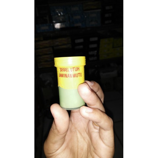 Batu Hijau Pengkilap