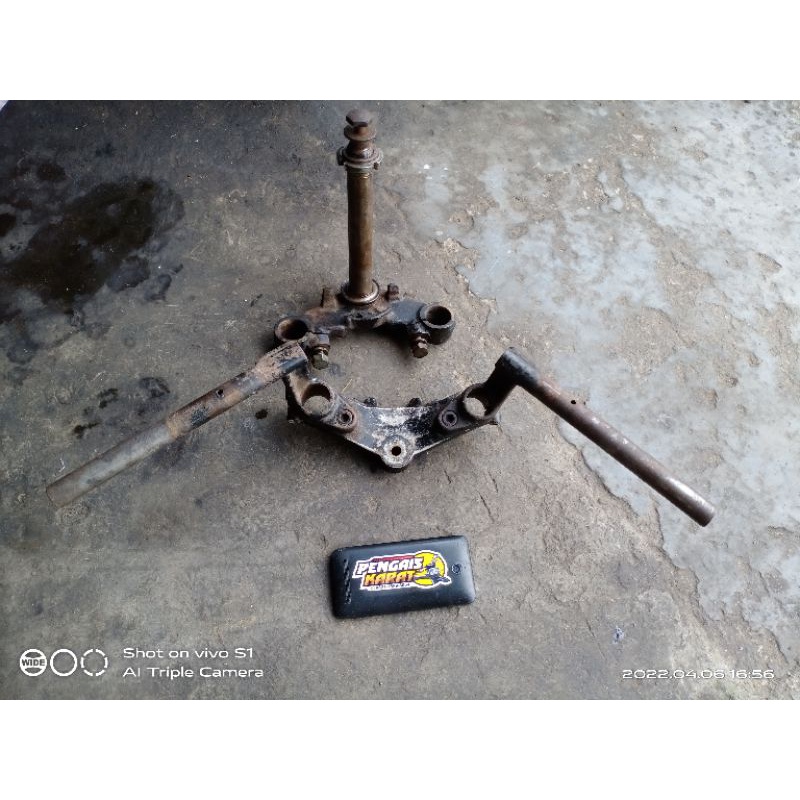 segitiga set atas bawah stang suzuki rgr150 original