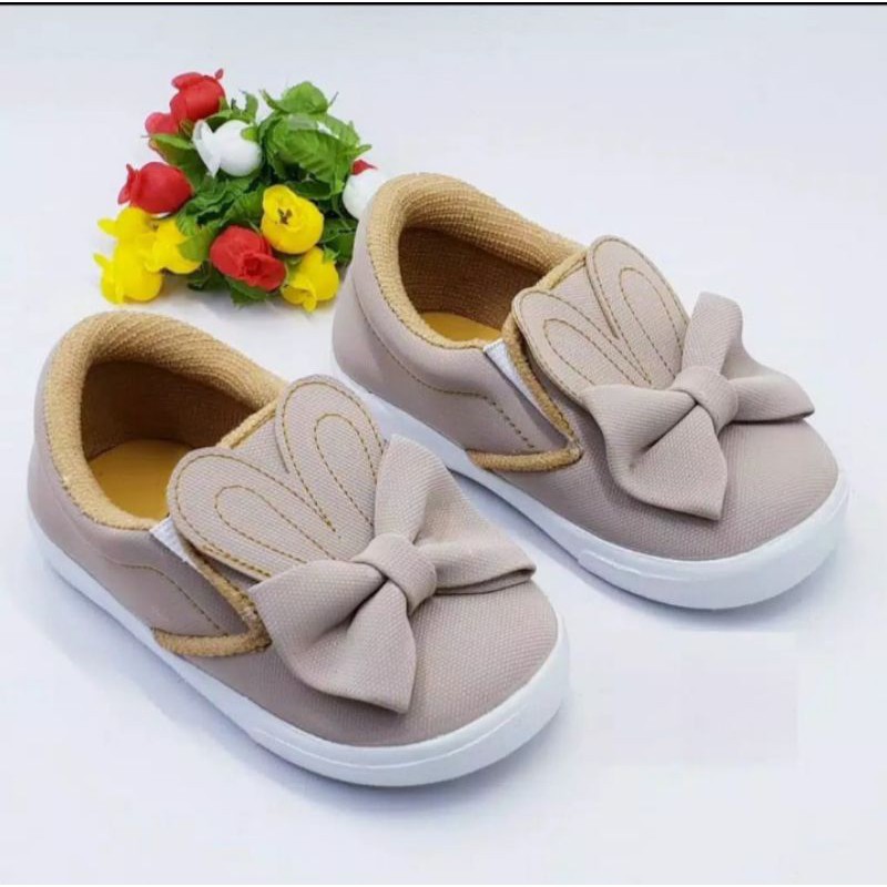 sepatu anak perempuan slip on model kelinci size 22-25