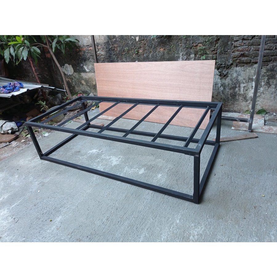 Tempat Tidur Besi Minimalis Modern
