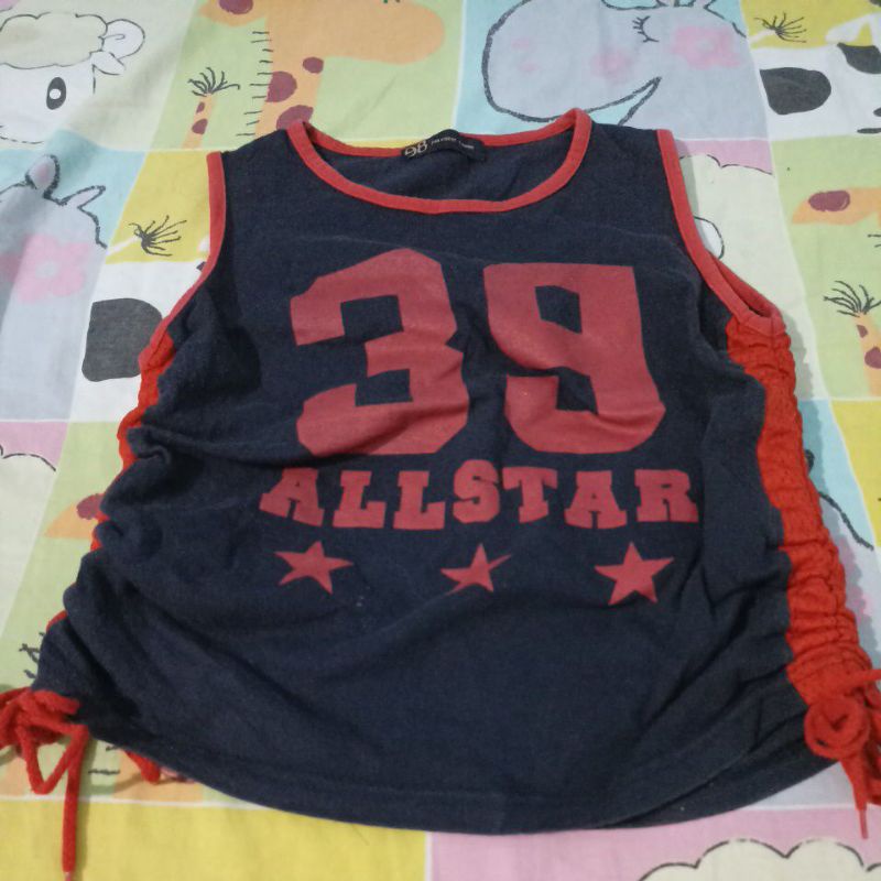 Preloved Kaos Olahraga