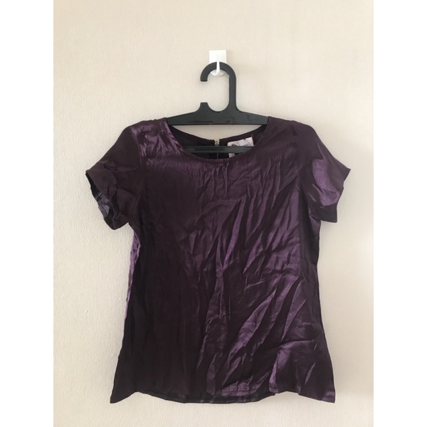kaos atasan blouse blus lengan tangan pendek burgundy ungu wanita polos casual satin