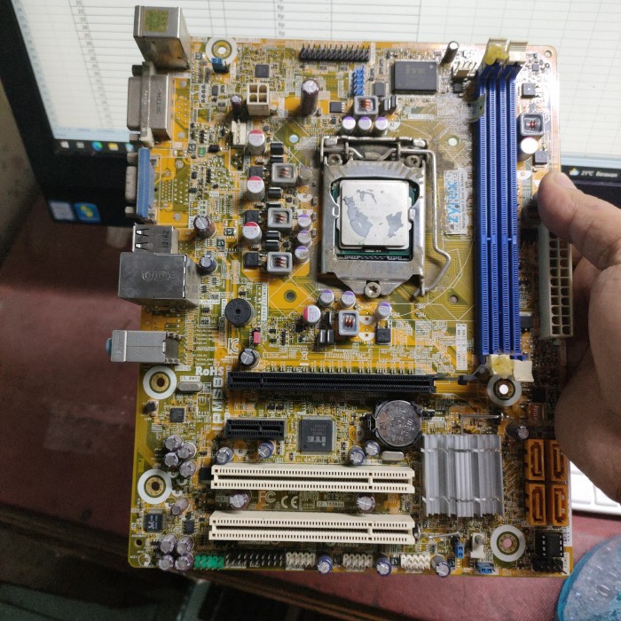 Motherboard h61 zyrex feat core i3 2100