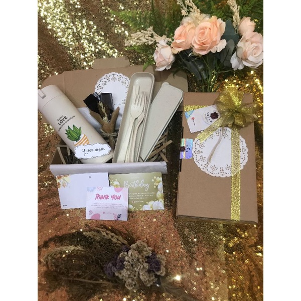 

HADIAH KADO ULANG TAHUN CEWEK CEWE HAMPERS HADIAH WISUDA ANNIVERSARY MURAH GIFT BOX LEBARAN