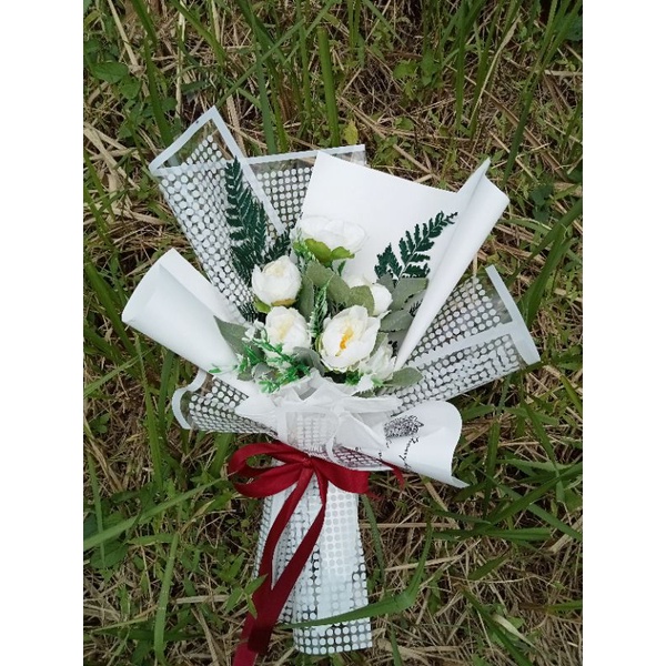 Buket bunga artificial/buket bunga kering/ buket wisuda/kado wisuda