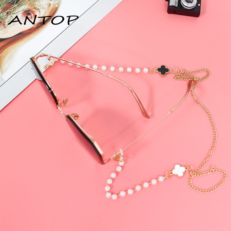 Rantai Kacamata Anti Hilang Desain Clover Aksen Mutiara