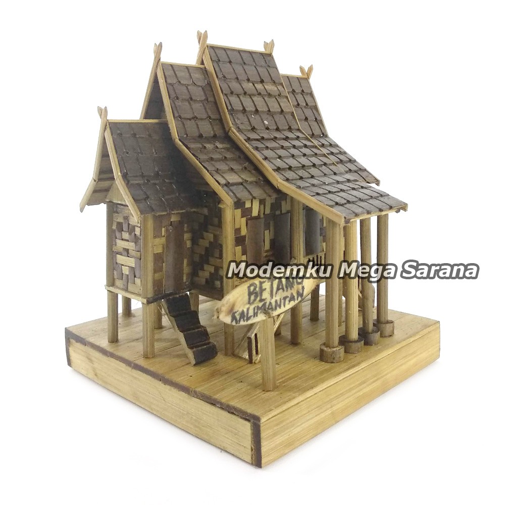 Miniatur Rumah Adat Betang Kalimantan dari bambu - 14x14x17cm