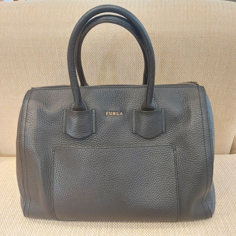 preloved furla leather black..