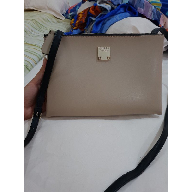 preloved tas clutch guess original