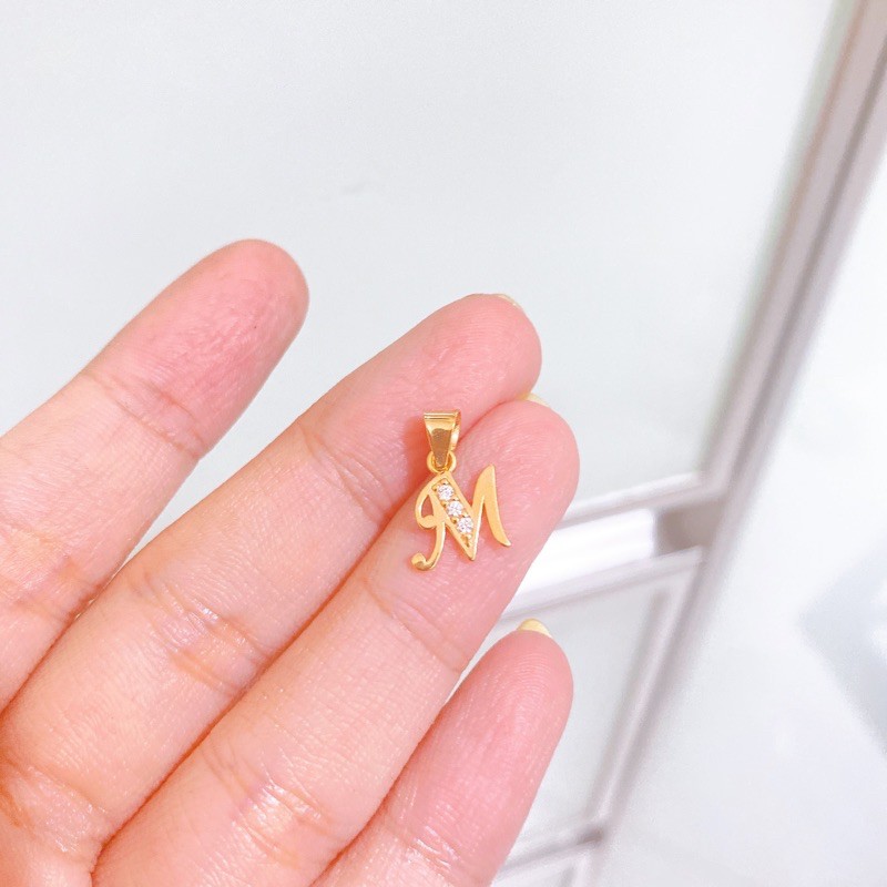 liontin emas huruf ukuran kecil kadar 375/ 8k emas asli