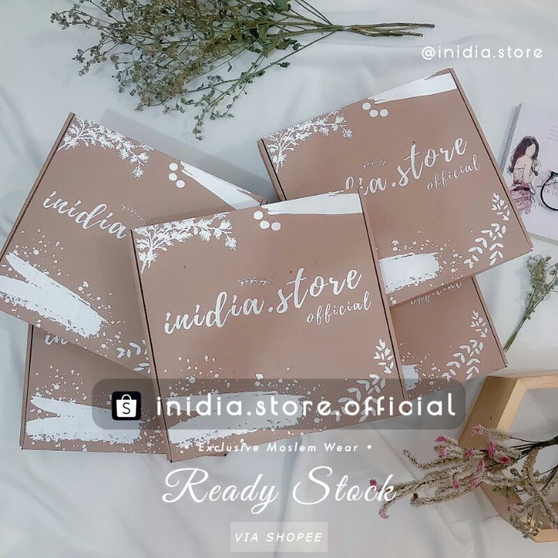 

BOX PACKING EXCLUSIVE - HAMPERS PACKING BOX EXCLUSIVE Hampers Lebaran Gamis Tunik Blouse Dress Hampers Hijab Lebaran Raya Koleksi