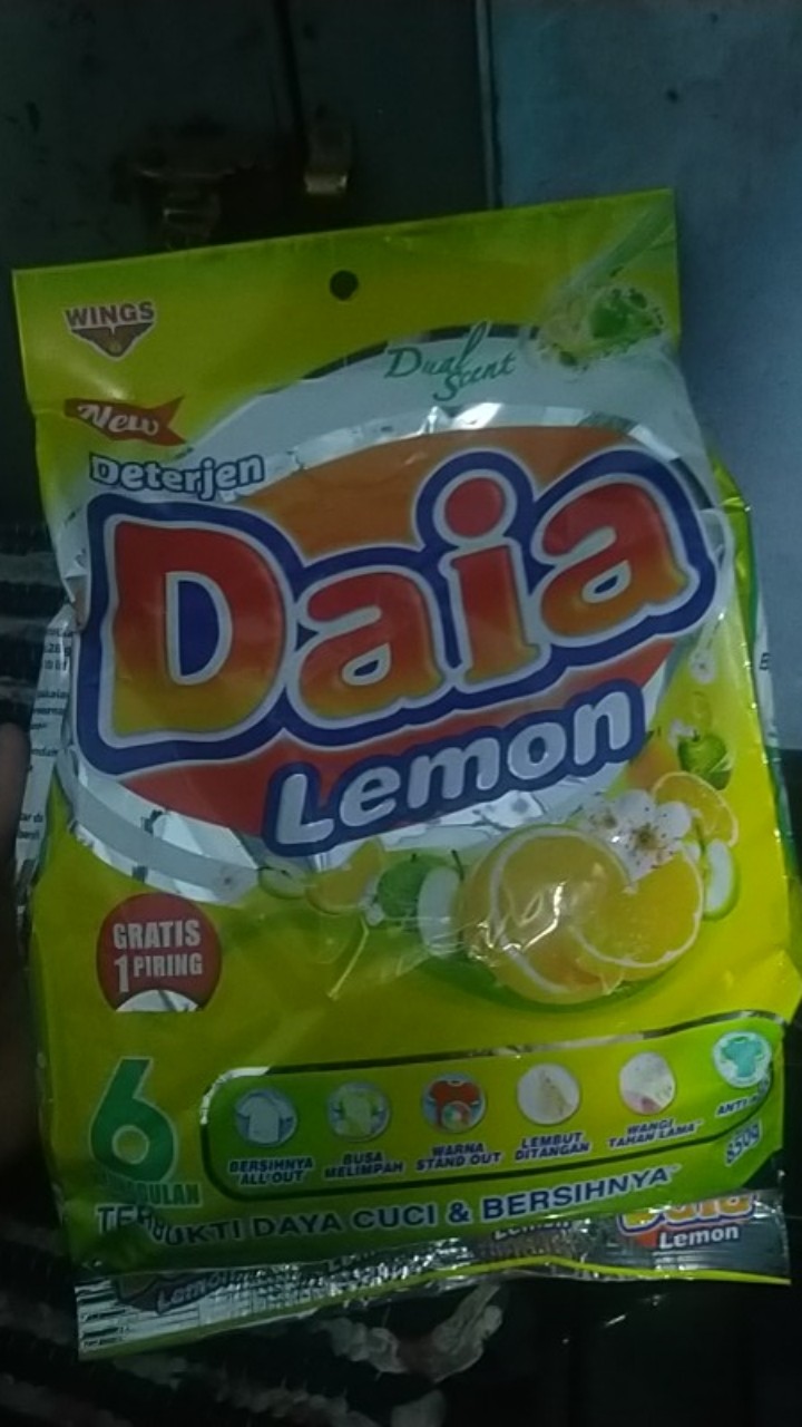 Daia Detergent Bubuk Lemon 850gr