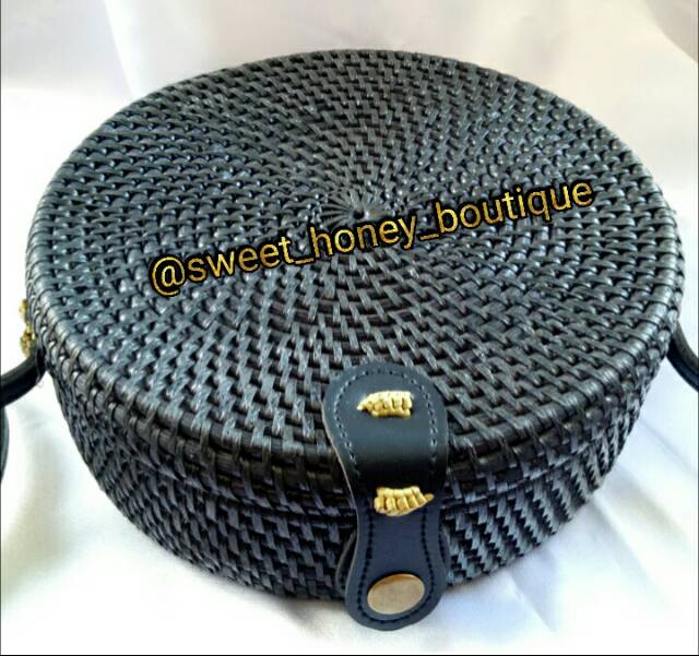 Sweet Honey ~ Grosir Tas Rotan Bali Bulat Polos Warna Hitam Bali Rattan Bag Black Colour [Bisa COD]