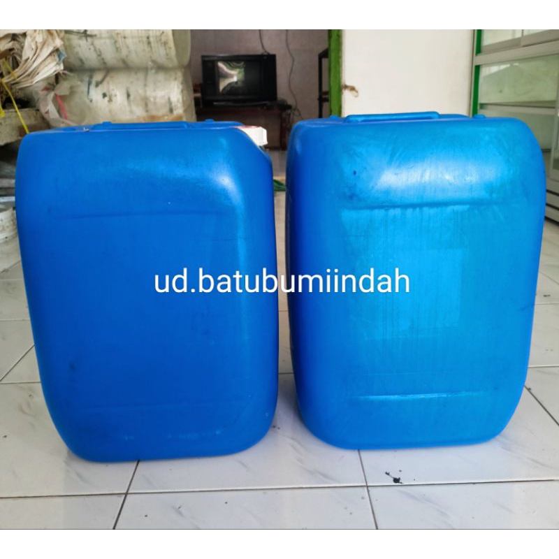 Jerigen Bekas 35Liter Bahan Tebal-Jerigen Serbaguna-Derigen Bekas Bahan Tebal