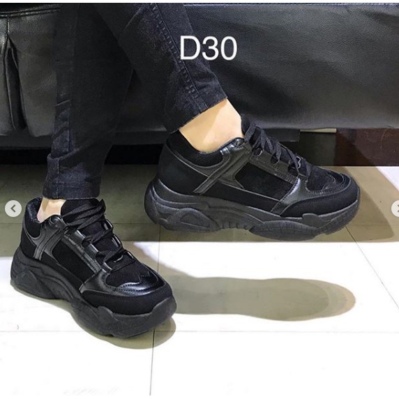 Sepatu sneakers D30