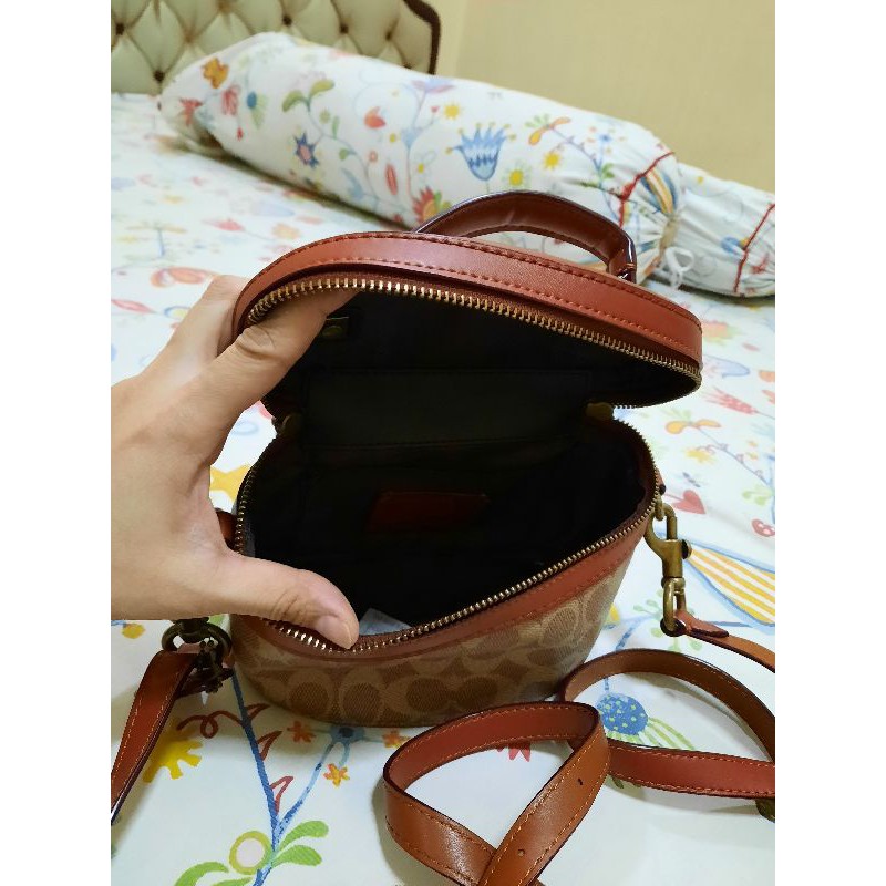 coach trail sling bag signature