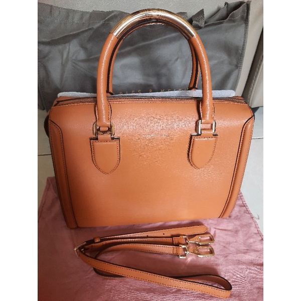 Tas Charles & Keith NBU