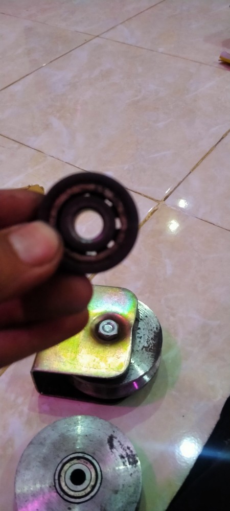 Roda Pagar Roda Bubut Roda Pintu Gerbang Roda Besi Kuwalitas Super 10cm Rell Behel