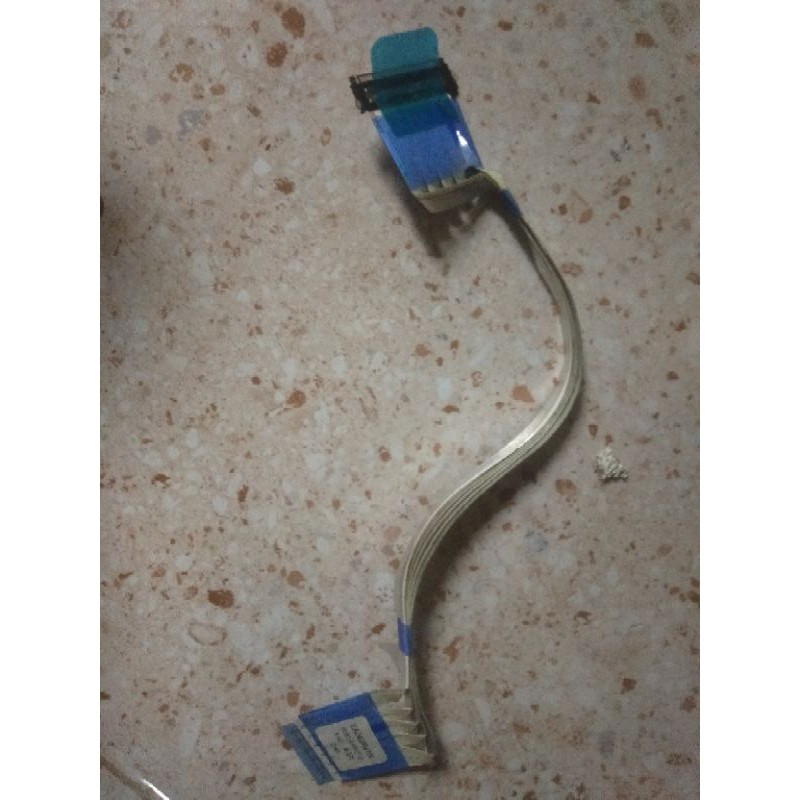 kabel fleksible tv LG 32LN5100