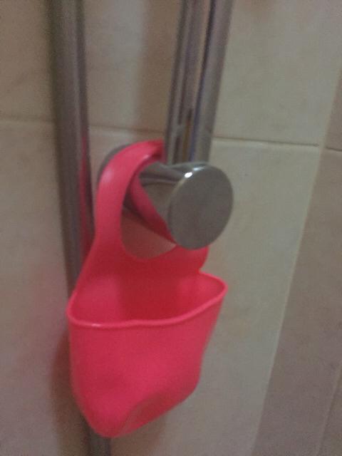 Tempat Sabun Gantungan Kran Spons Sikat Gantung Serbaguna Wastafel