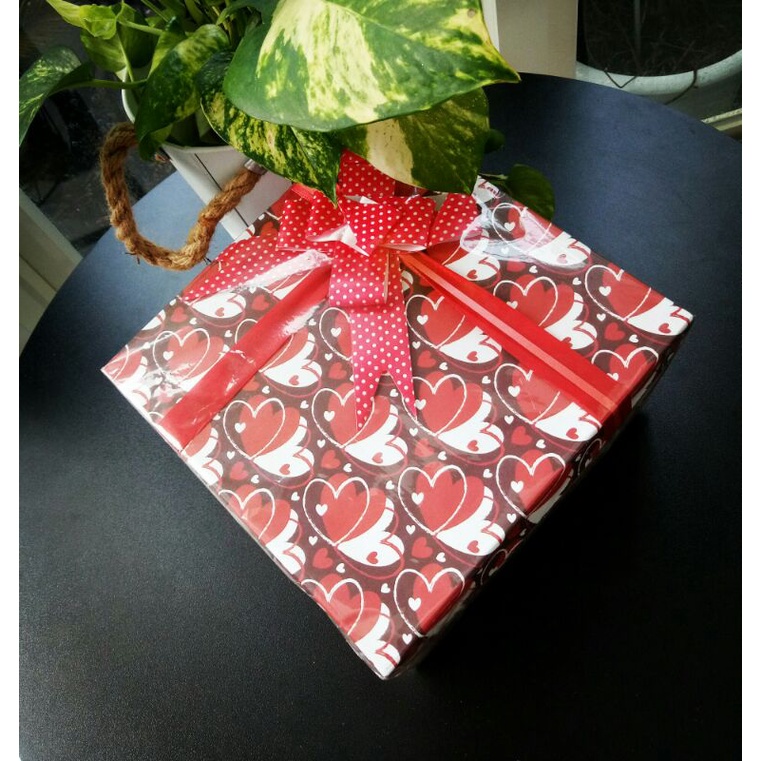 

Kotak Kado - Gift Box 20x20x10cm