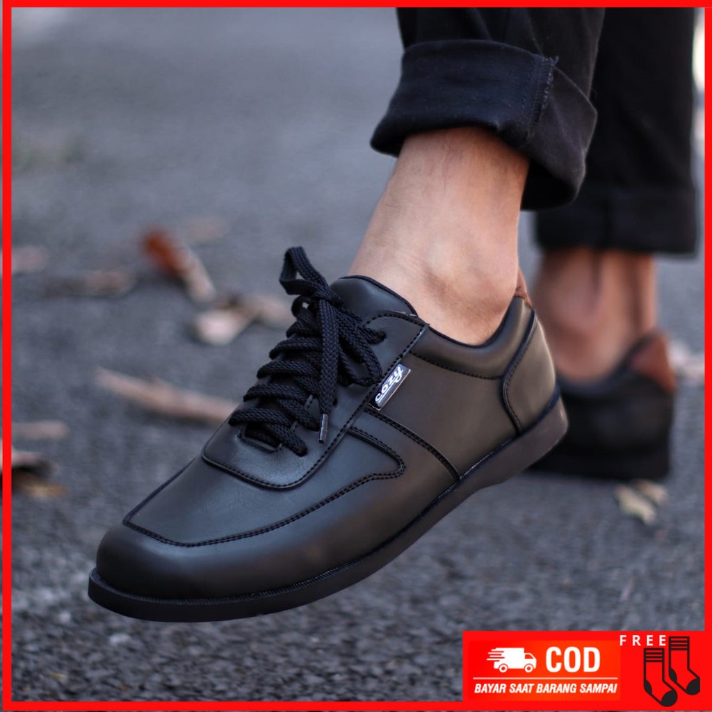 MOLK Sepatu Casual Pria Sneakers Kasual Polos Ori Pria Cowok kulit PU