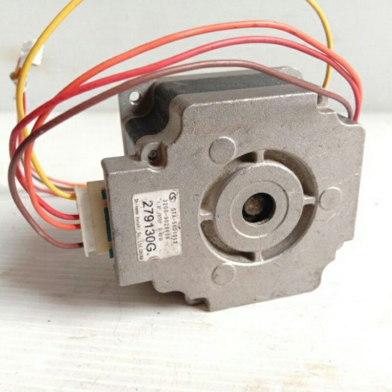 STEPPER MOTOR Shinano kenshi STA-56D1013E  /1.8deg Bipolar 4 wiring Mounting standart nema 23