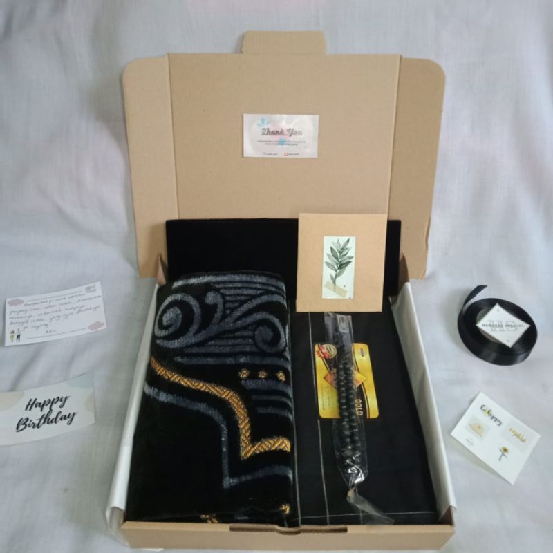 

Hampers Muslim/Kado laki-laki/Gift Alat Ibadah
