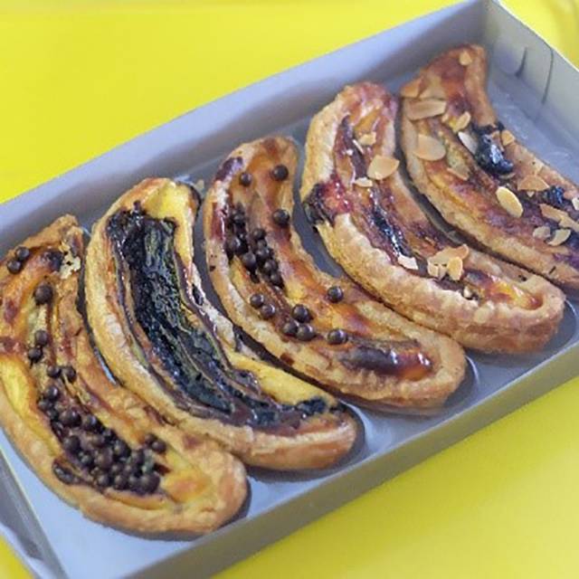 Pie pisang Besar by Yussy Akmal