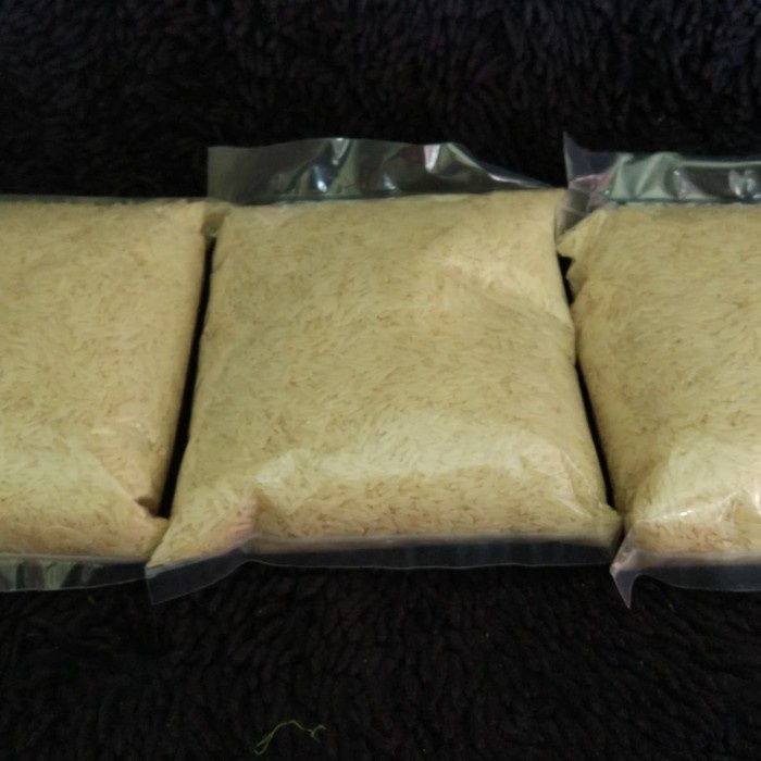 

978EqW Beras Basmati Golden Sella Repacking 1Kg WQ0112