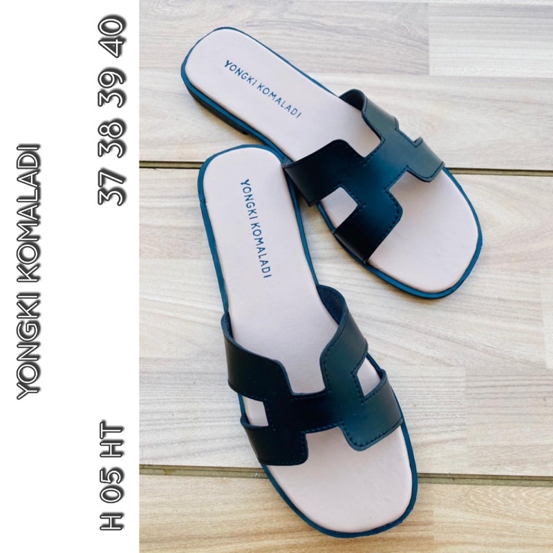 sandal HR05Hitam