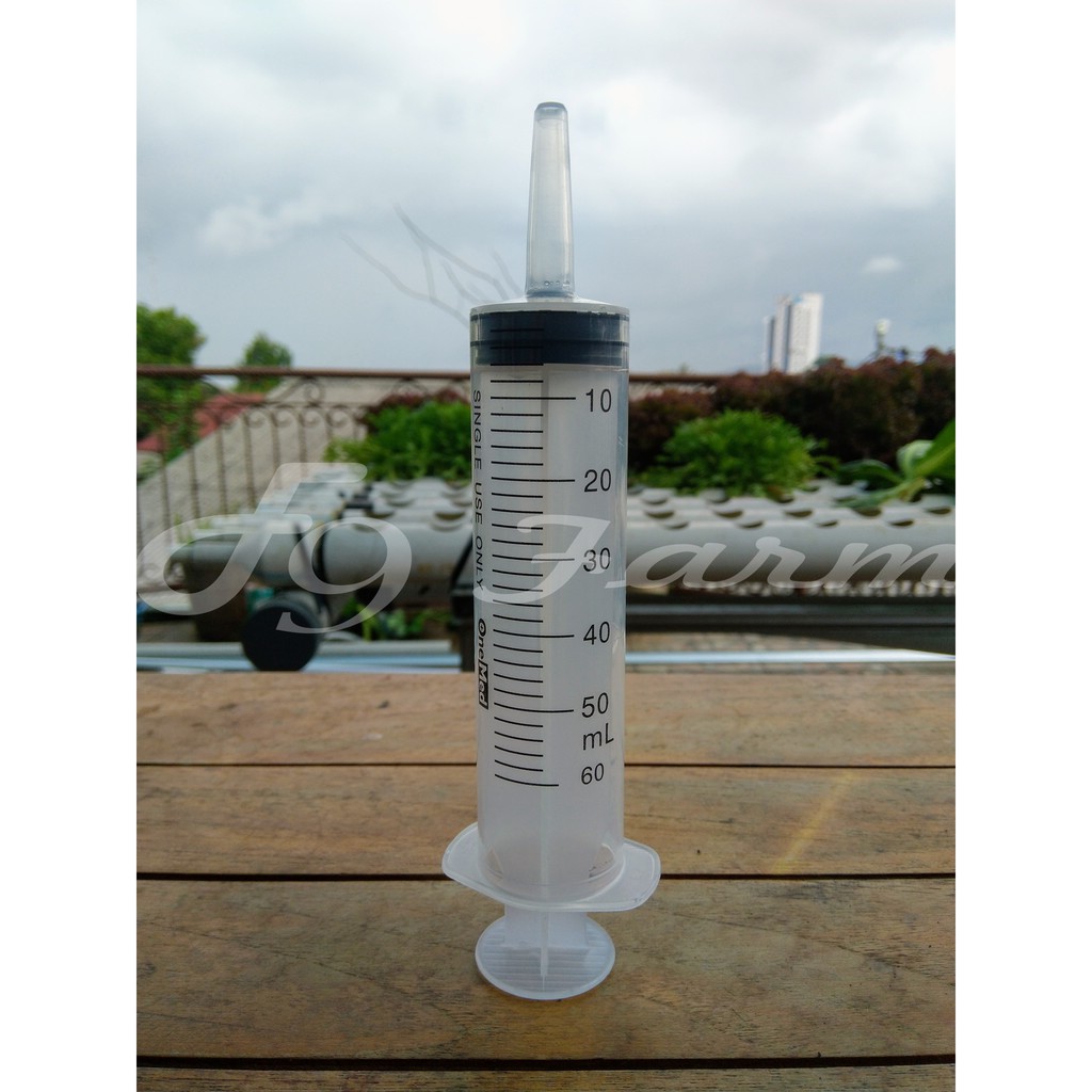 Syringe spuit suntikan 50 - 60 ml untuk takaran pupuk nutrisi AB mix