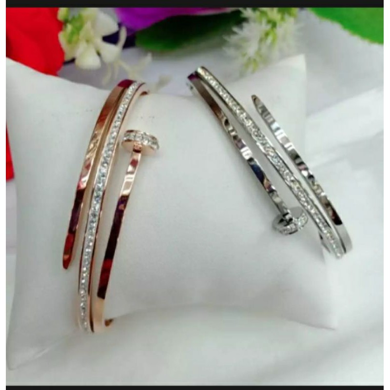 Gelang titanium wanita model paku original