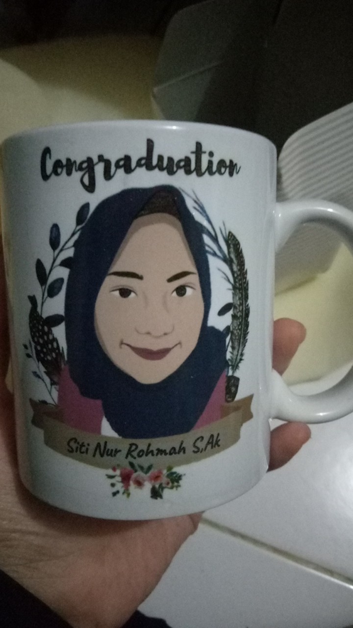 Mug Custom , Kado Wisuda
