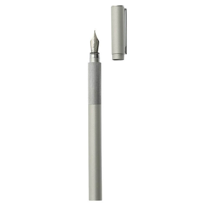 

Pulpen - Muji_Aluminum Round Shaft Fountain Pen With 1 Fine Black Ink Cartridge