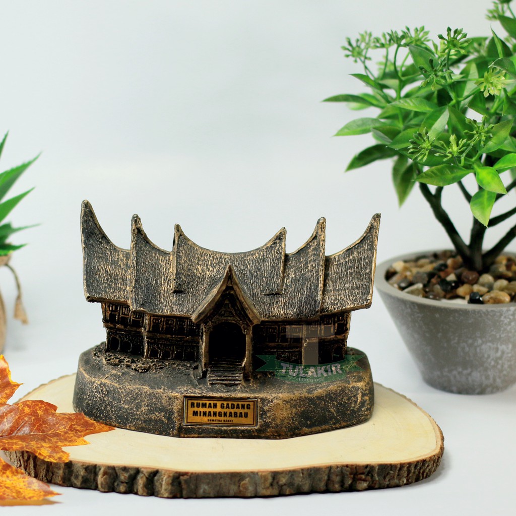 Miniatur Rumah Adat Gadang Padang Tulakir Fiberglass / Dekorasi / Hiasan