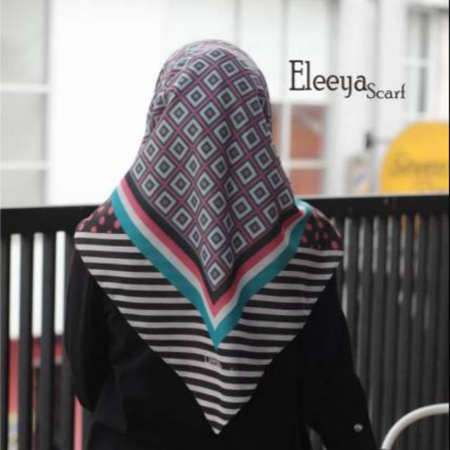 HIJAB SEGIEMPAT MOTIF ELY 71 II  Eleeya Scarf