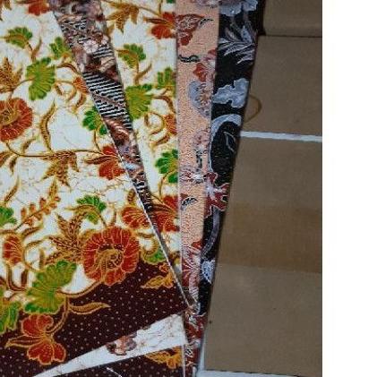 

KERTAS KADO KIKI BATIK