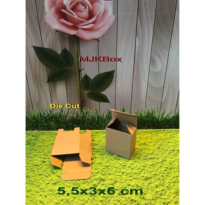 

SALE kardus/karton box uk.5,5x3x6 cm. Model Die Cut minimal beli 20 pcs