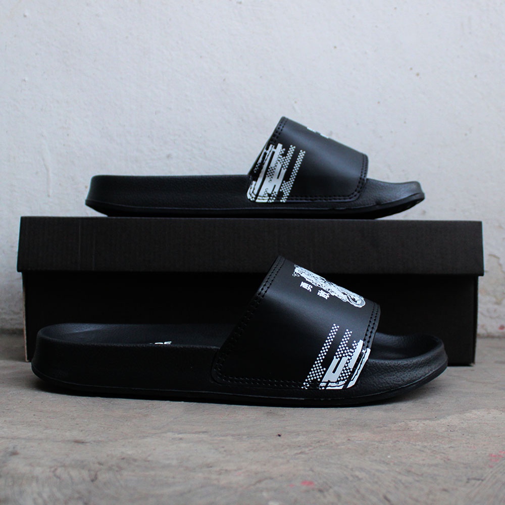 Sandal Slip On Pria Distro Terbaru Boyscode Dragon Sea Naga Laut Hitam Putih / Sandal Slop Pria / Sandal Slide Pria