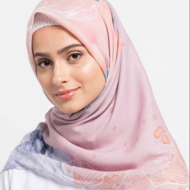 Zayana Gracia Purple Hijab Segiempat Voal Print Tencel Organik Original