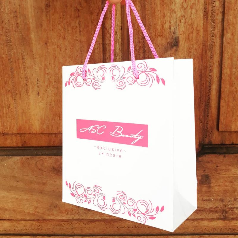 

PAPERBAG IVORY ,SIZE KECIL SPESIAL SKINCARE PXLXT 13*6*15