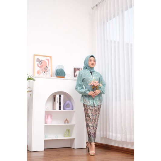 NURBAYA-NURHALIZA  MINT TUNIC dan BLOUSE