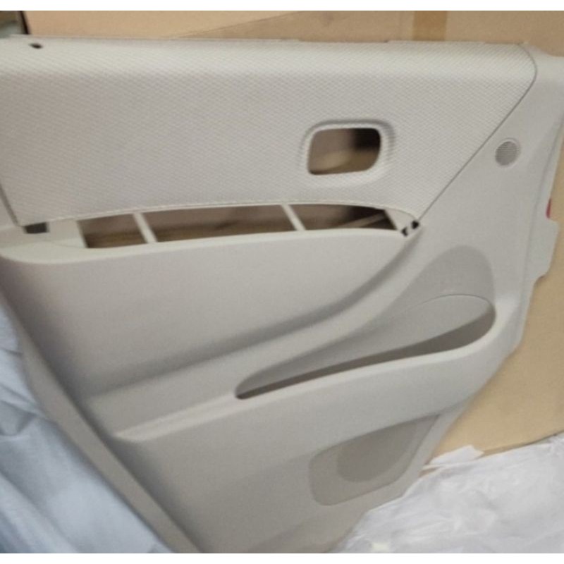 Door trim depan posisi kanan original Daihatsu Luxio grandmax