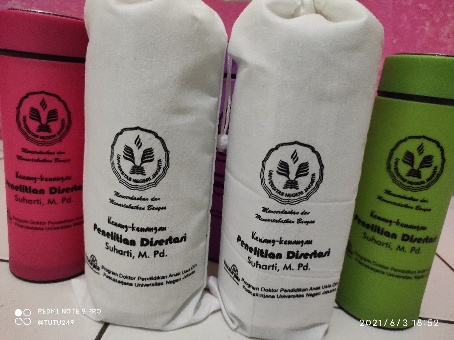 Souvenir Botol Tumbler 450ml Custom Logo Kemas Kantong Blacu Serut