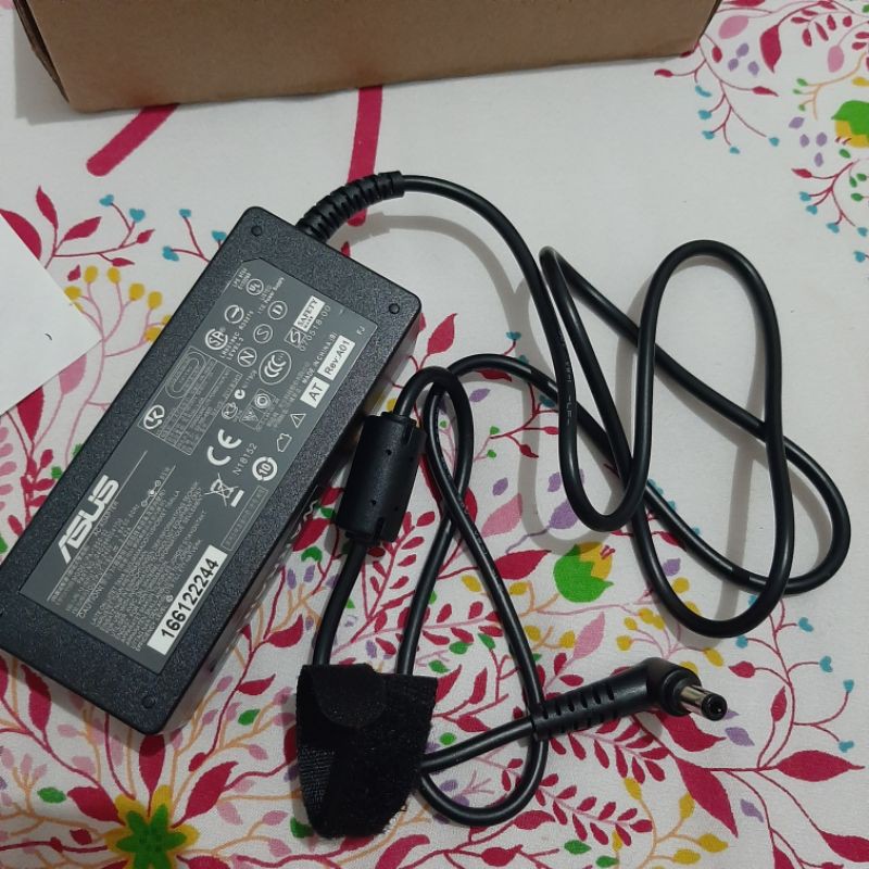 charger / adaptor laptop ASUS A43E (BARU)